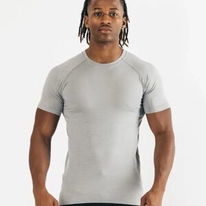 NWT gym workout short sleeve shirt hero seamless smoke bomb gray size large